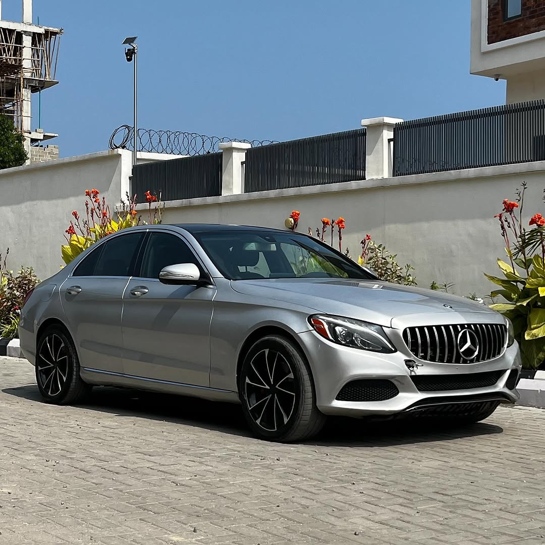 Elevator Duplex with Jacuzzi in Osapa Lekki