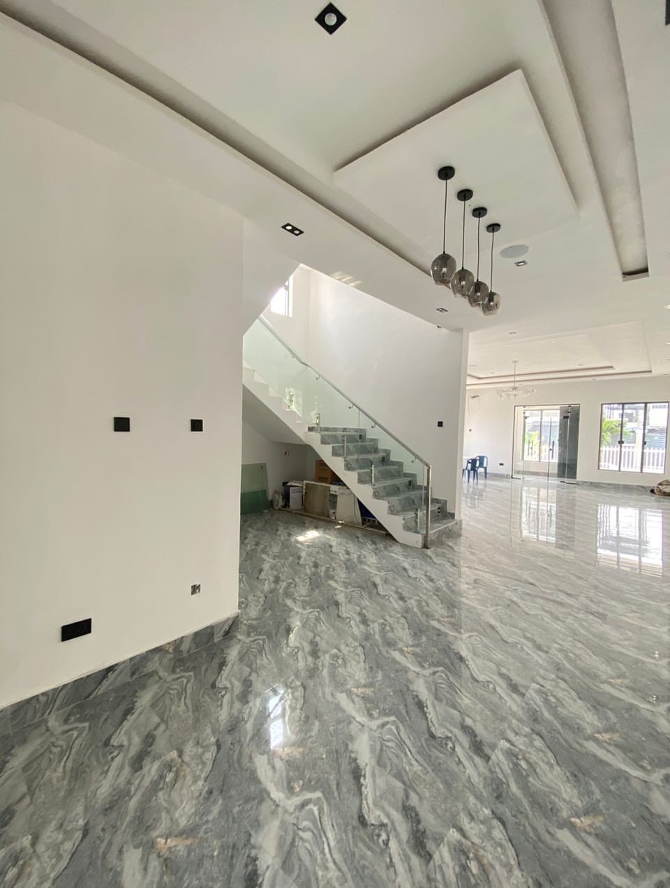 Lagos Dream Home: 5BR Duplex with Pool & Cinema