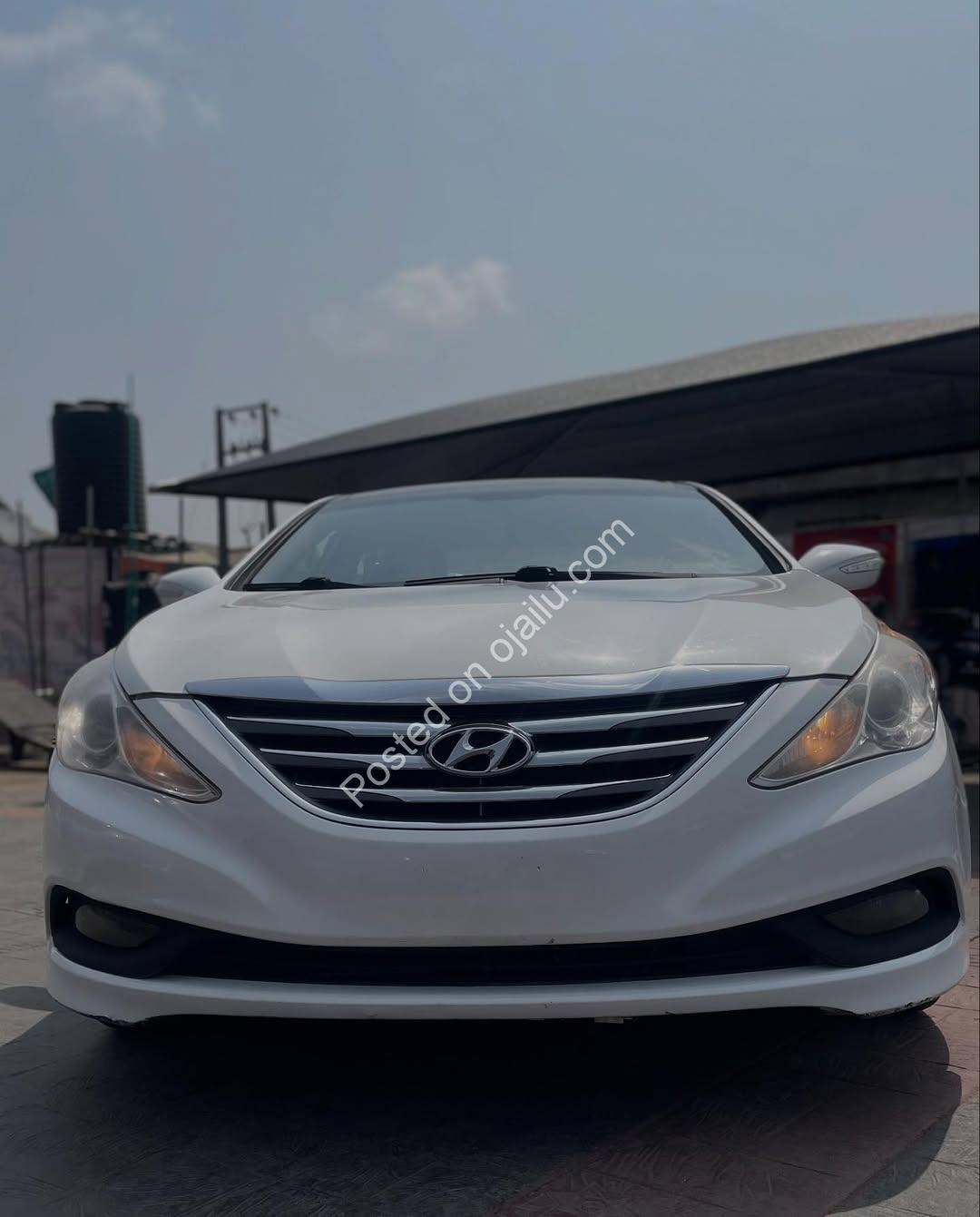 2014 Sonata: Panoramic Roof & Luxury Features
