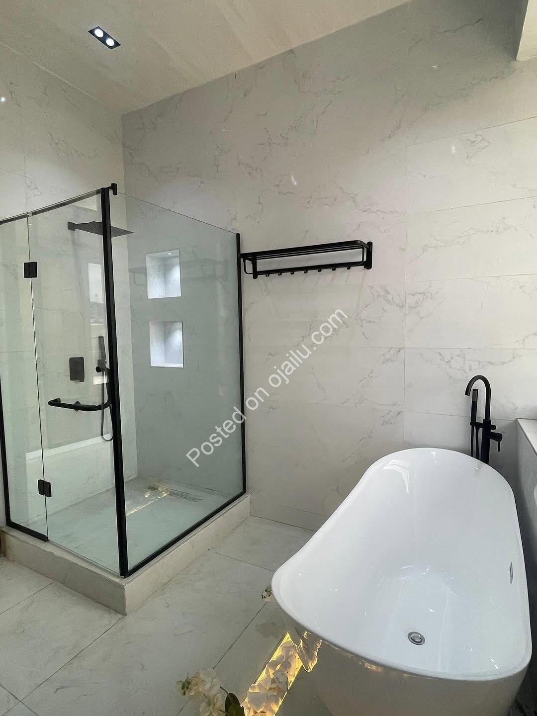 Agungi’s Finest: 4-Bed Automated Duplex in Serene Estate