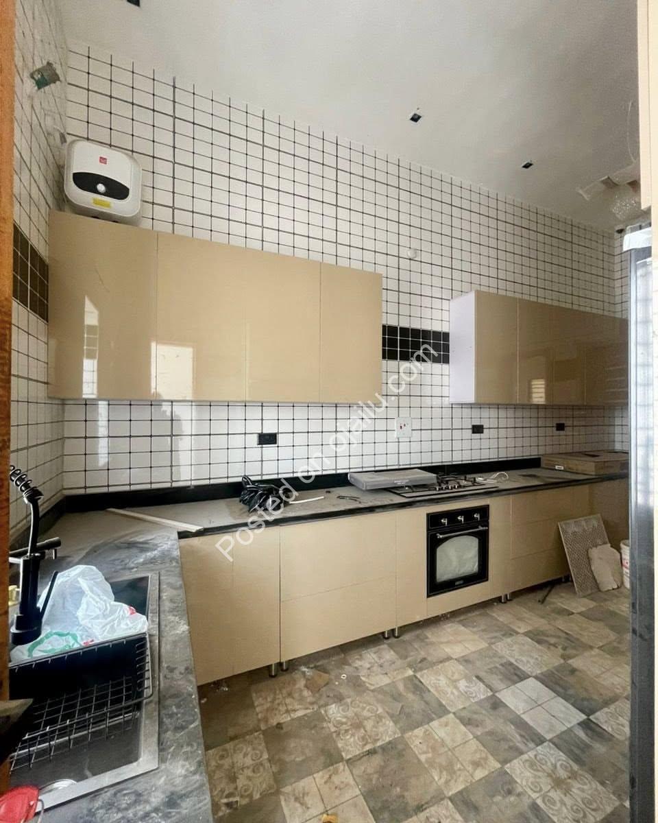 6-Bed Enugu Estate with Pool & Rooftop Views | ₦500M