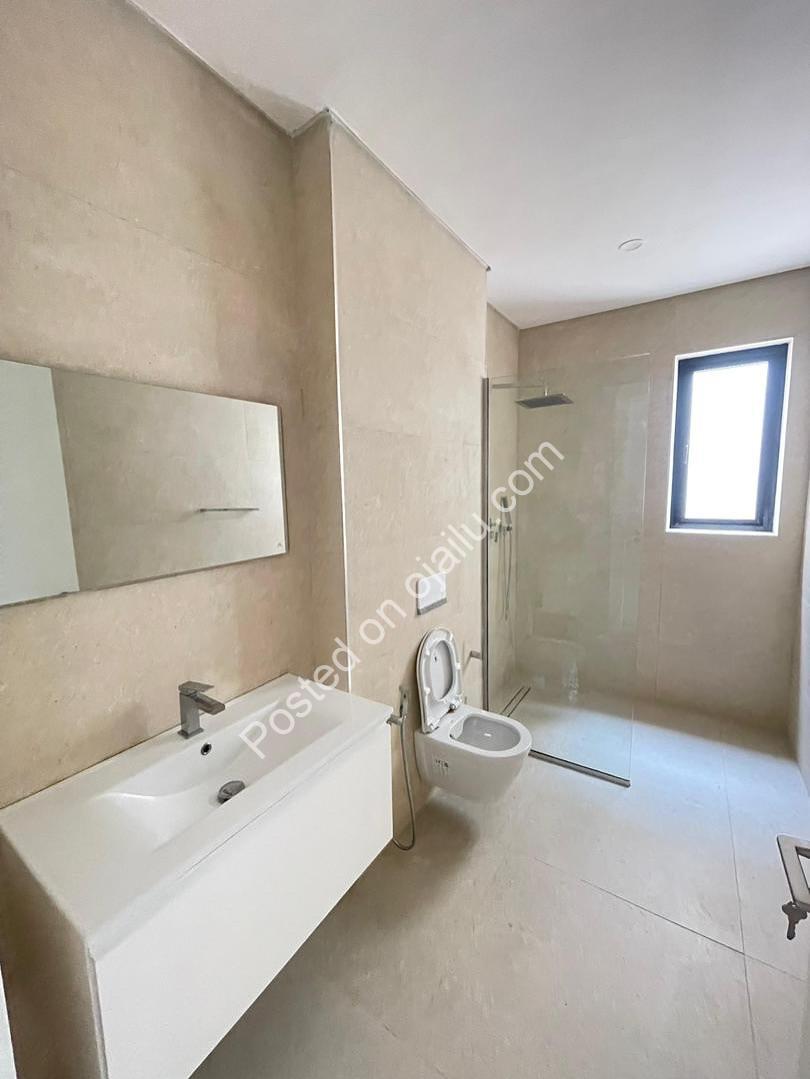 Waterfront Ikoyi Palace: 5BR Duplex with Pool & Elevator