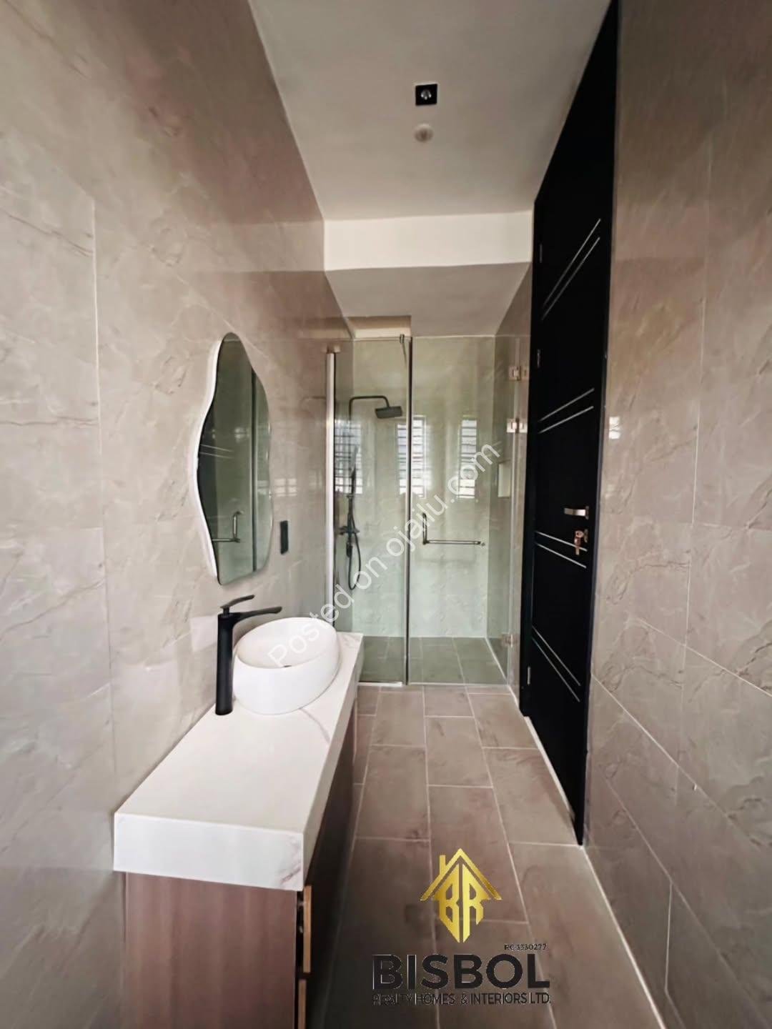 5-Bed Lekki Palace: Pool, Studio & Move-In Ready!