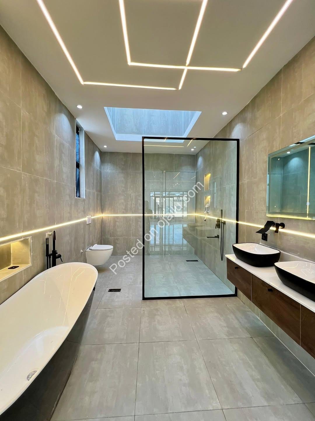 5-Bed Lekki Duplex: Cinema, Pool & BQ