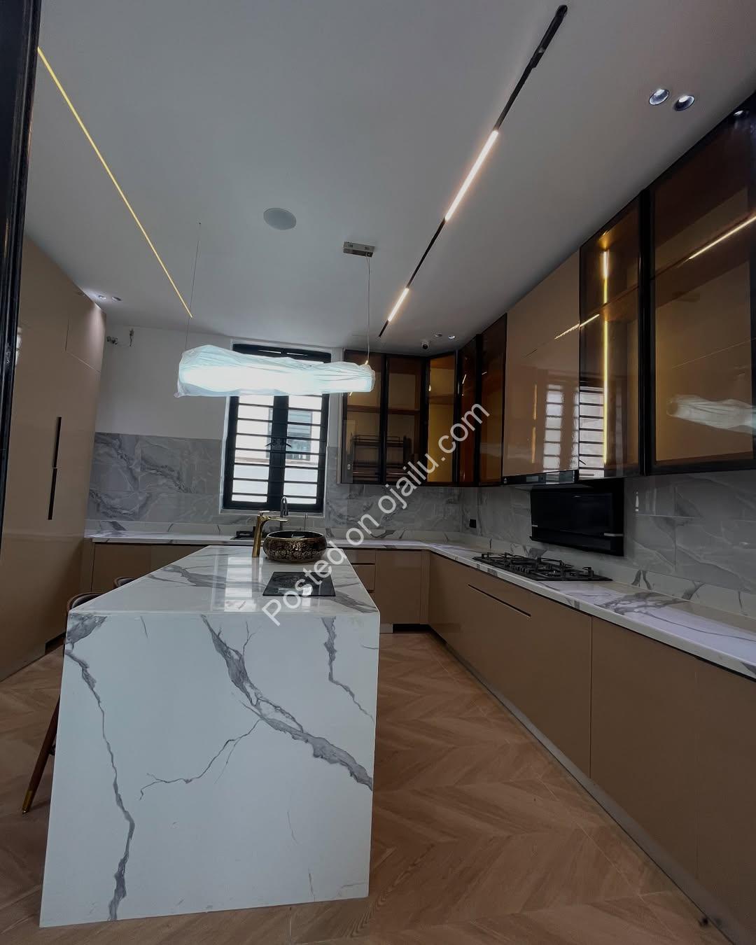 Private Cinema, Pool & Rooftop Terrace Await You