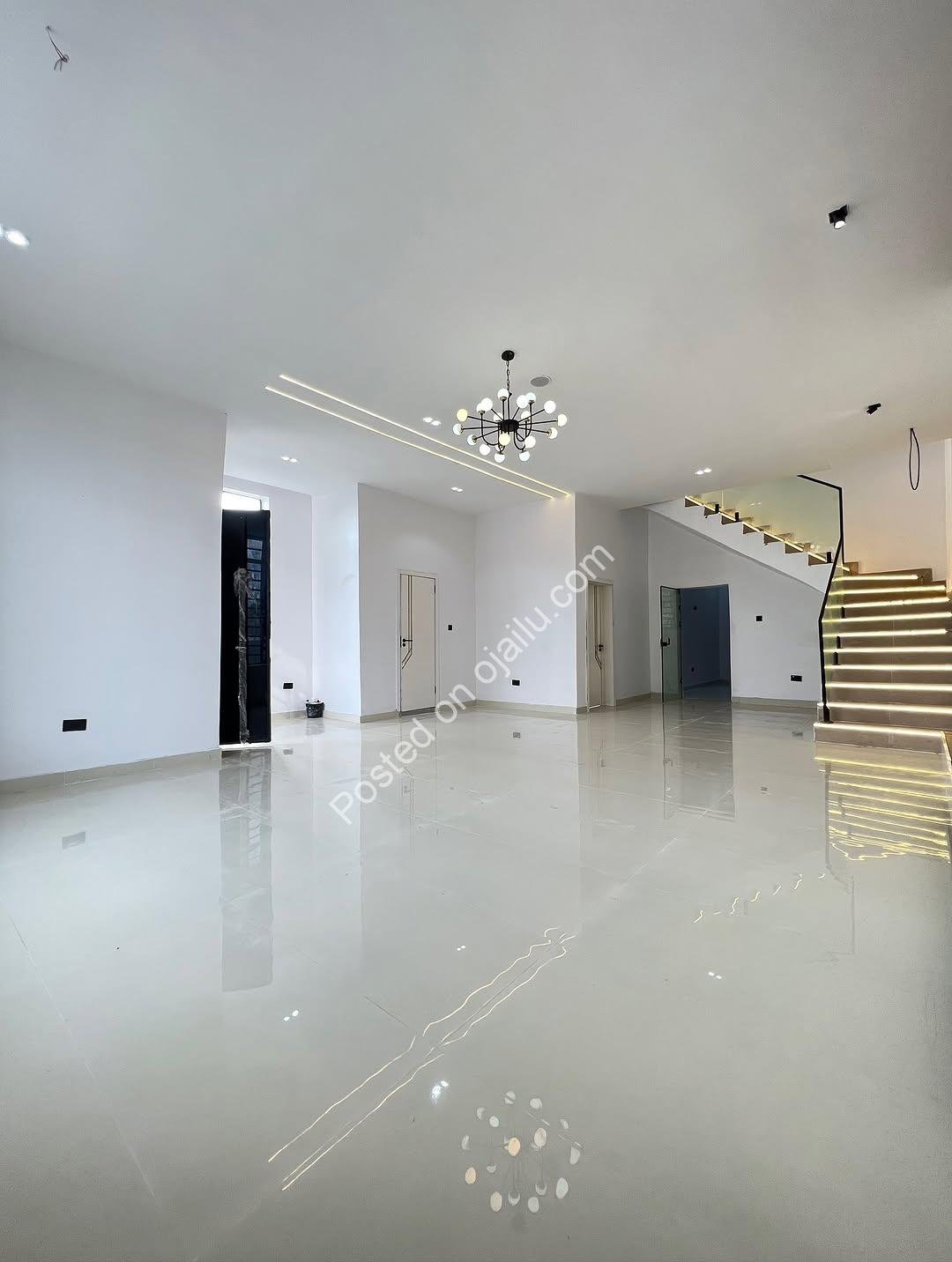 Sophisticated 4-Bed Duplex with BQ in Secure Estate