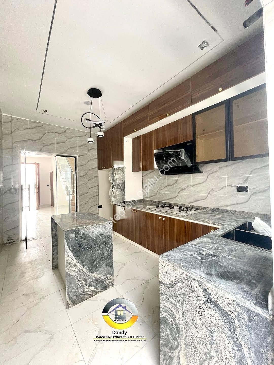 Modern 4-Bed Duplex in Ikota: Luxury Living Awaits