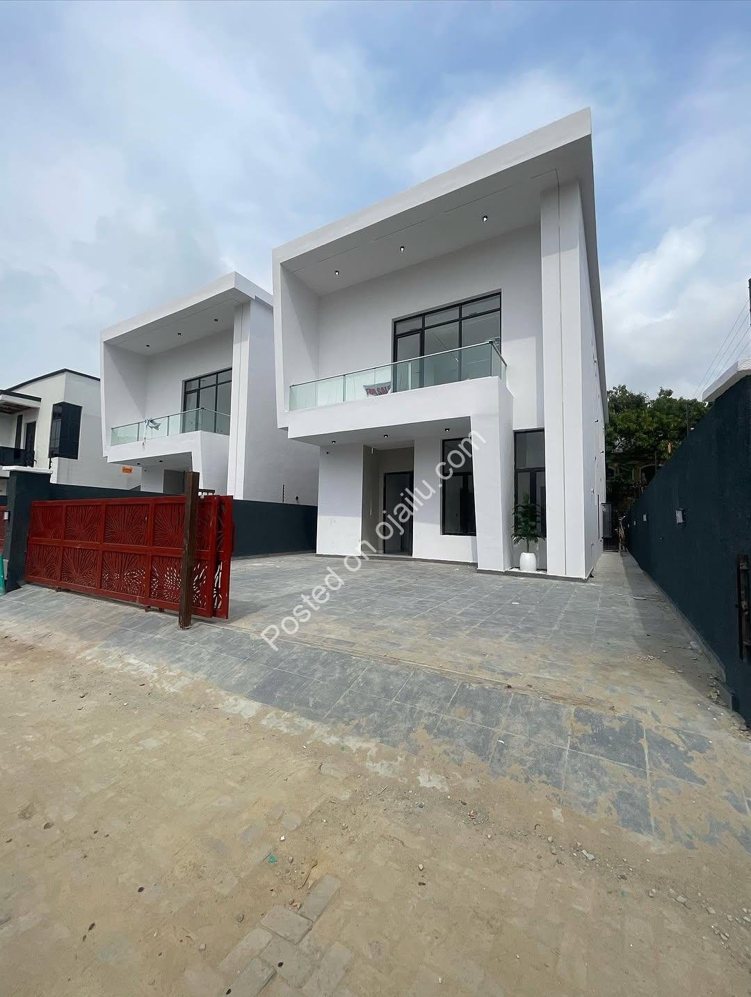 Modern 5-Bed Sanctuary w/ Pool & Bluetooth Sound