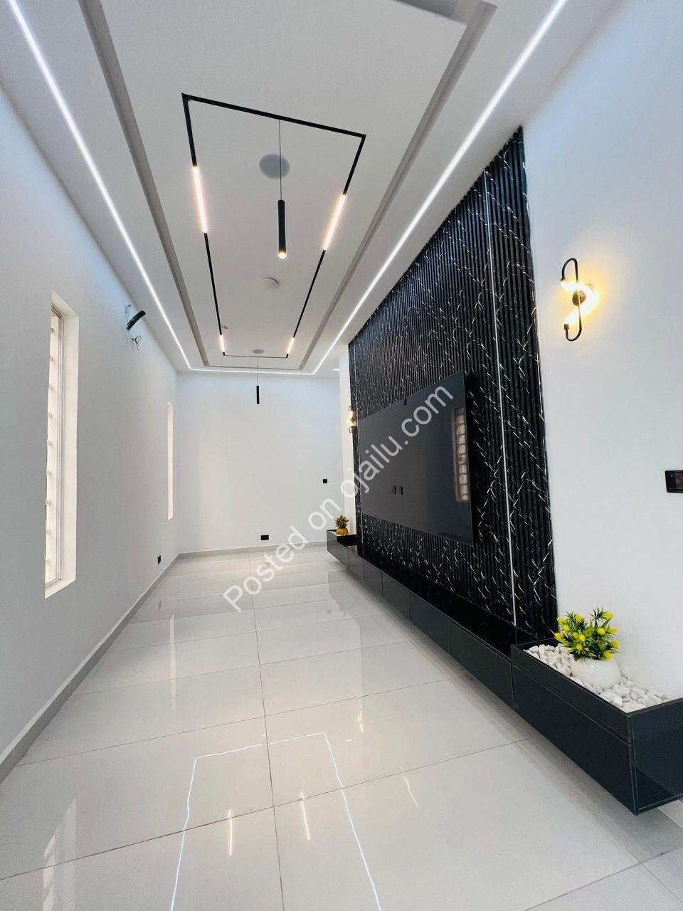 5-Bed Ensuite Haven With Pool in Ologolo