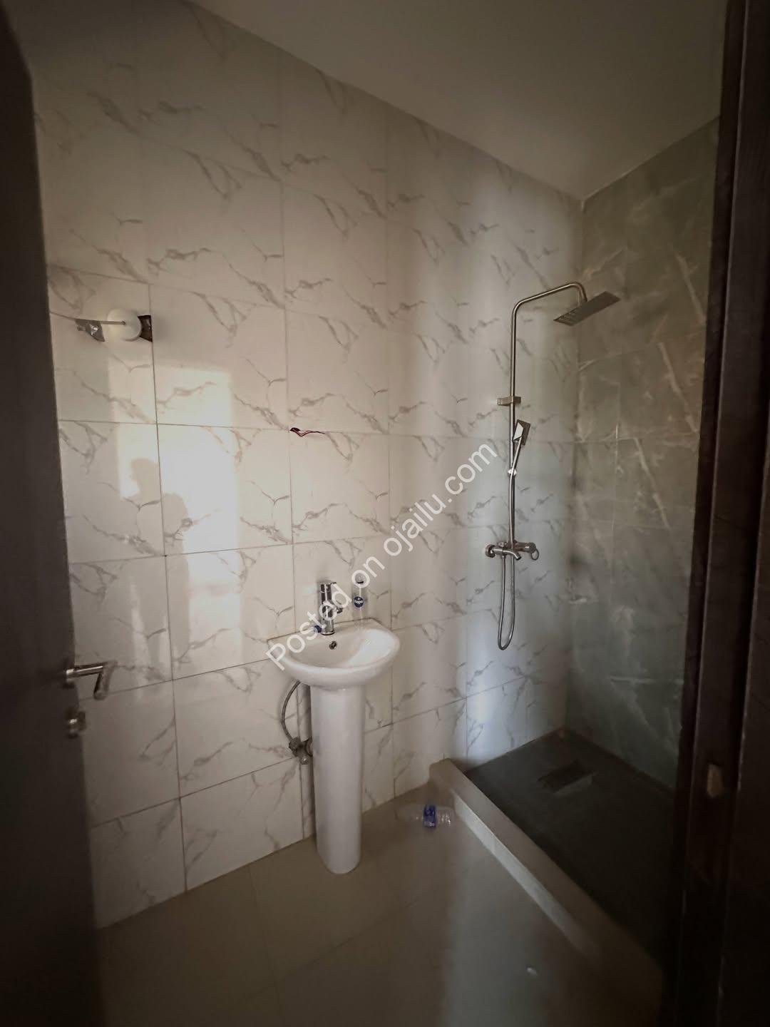 Modern 3-Bed with BQ in Prime Jahi