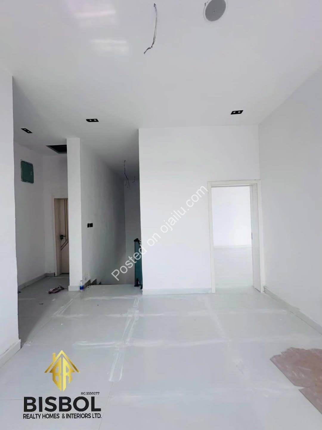 Move-In Ready 4BR Duplex in Abraham Adesanya