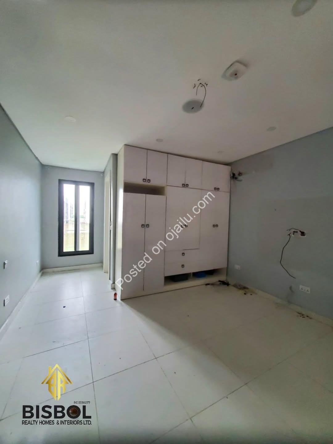 Modern 1-Bed Terrace Duplex–Move-In Ready!