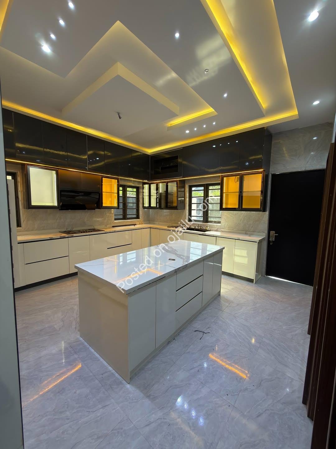 5-Bed Ensuite Duplex in Secure Enugu Estate