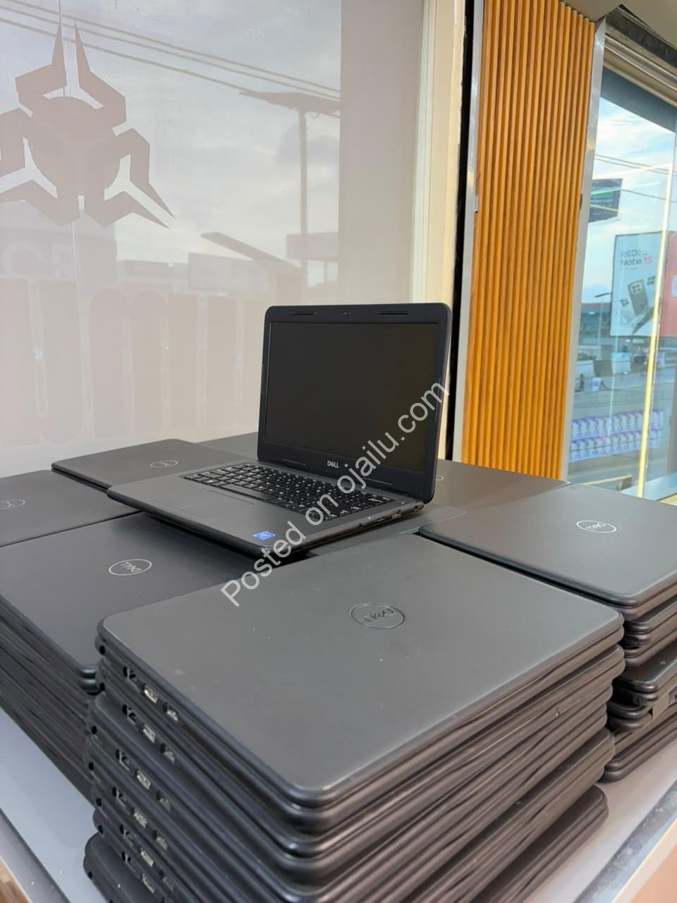 Dell Latitude 3310: Sleek 13″ Powerhouse, Upgradable & Ready